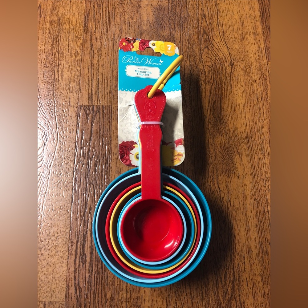 The Pioneer Woman Timeless Beauty Measuring Cup Set